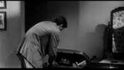 Psycho (1960)Anthony Perkins, mirror and painting